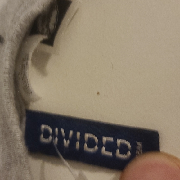 T shirt - Picture 3 of 3